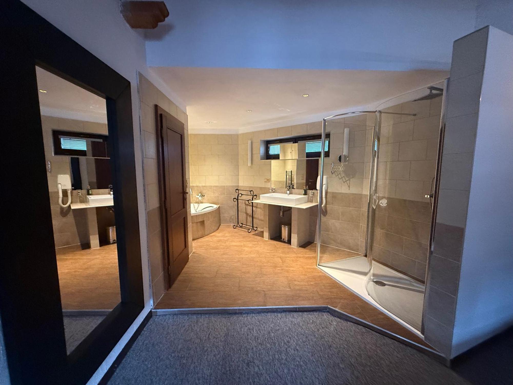 Hotel Plzensky Dvur Frýdek-Místek المظهر الخارجي الصورة