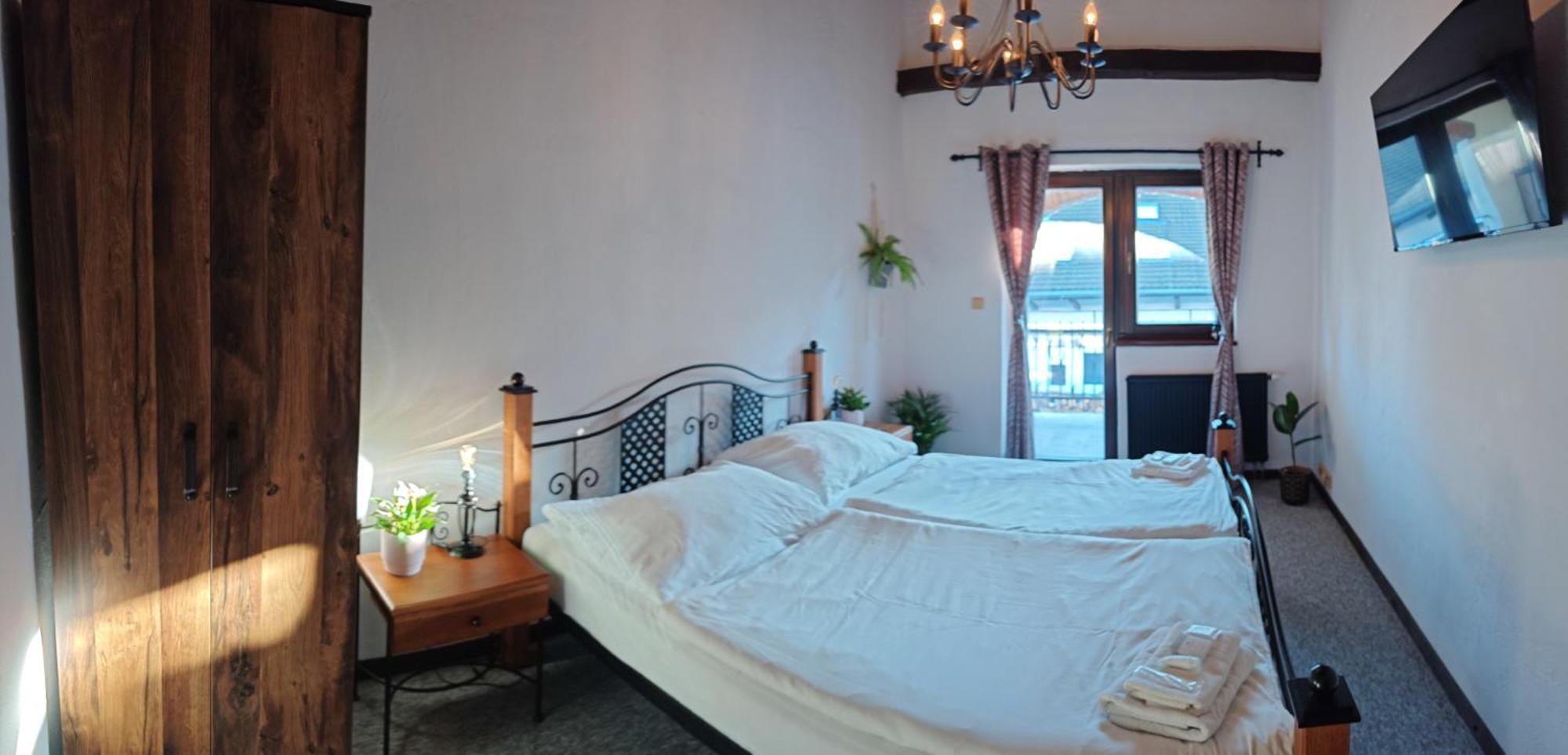 Hotel Plzensky Dvur Frýdek-Místek المظهر الخارجي الصورة
